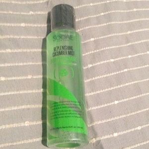 Replenishing cucumber mist